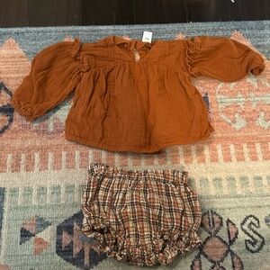 Baby girl 2 piece set 6-12 months